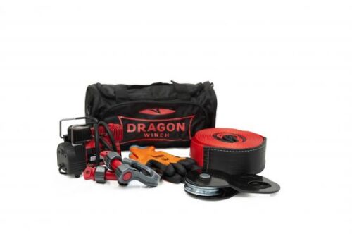 tas voor off-road accessoires bestaand uit: kleine compressor, boomband 9m, 2x harpsluiting 6 ton 7/8", klapblok / katrol 8 ton en handschoenen